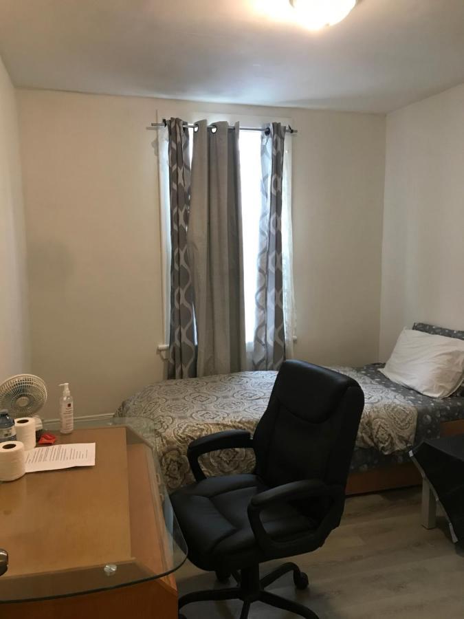 Victorian2 Henderson Heritage Homestay Ottawa